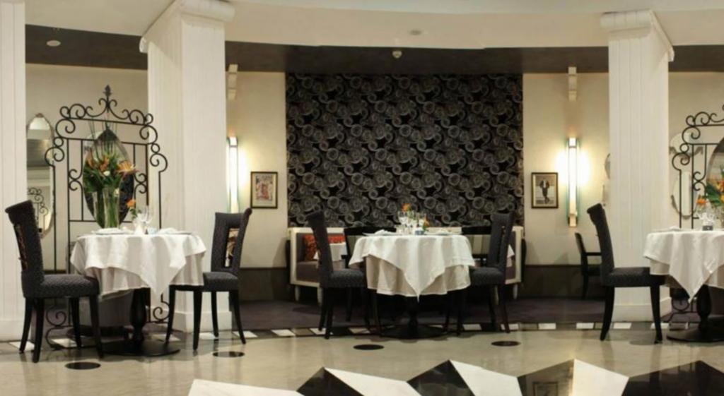 Hotel Farah Касабланка Екстер'єр фото Restaurant