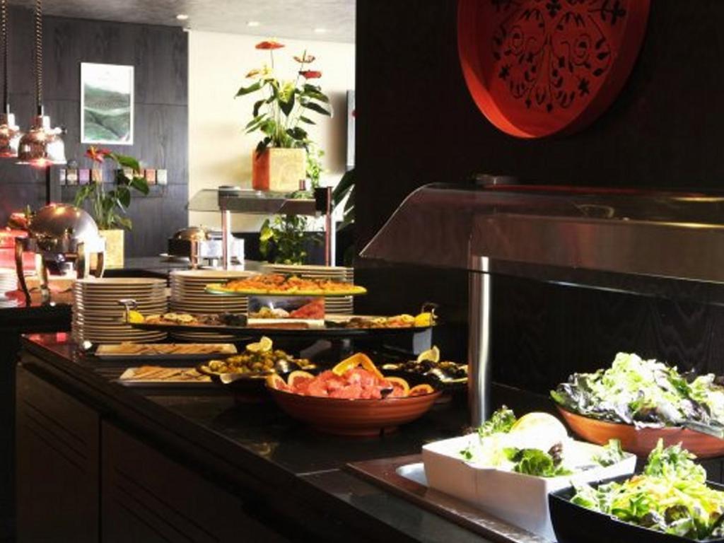 Hotel Farah Касабланка Екстер'єр фото A salad bar