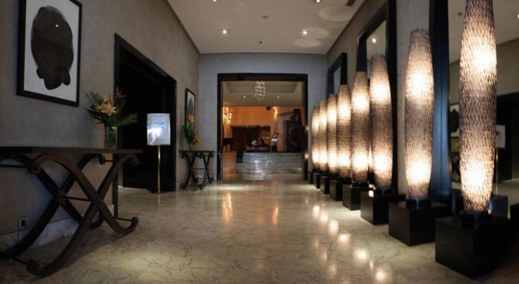 Hotel Farah Касабланка Екстер'єр фото The lobby of the hotel